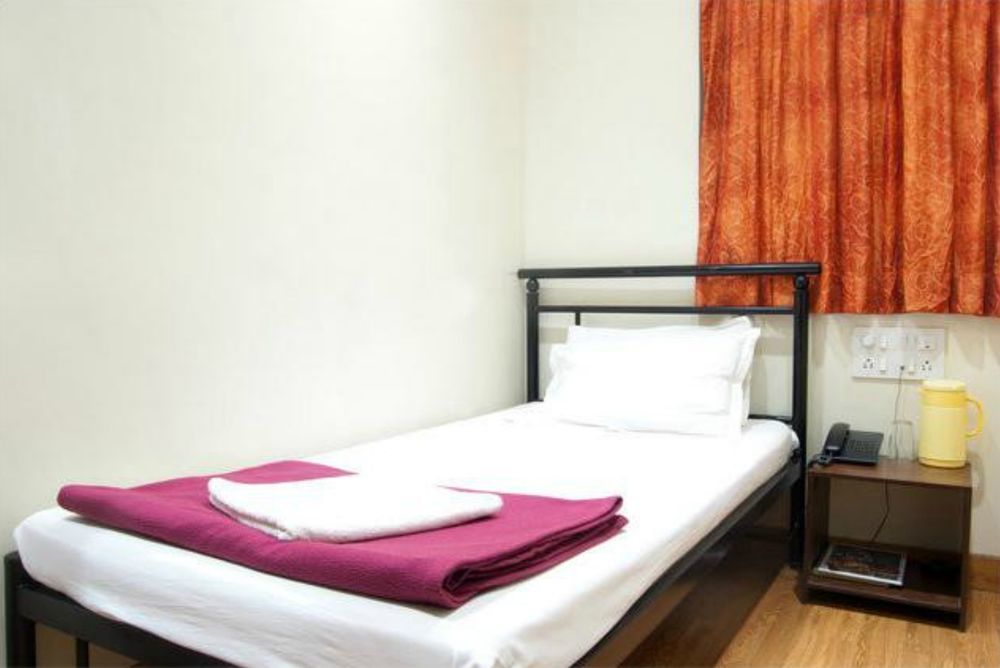 מומביי Hotel Kumkum מראה חיצוני תמונה