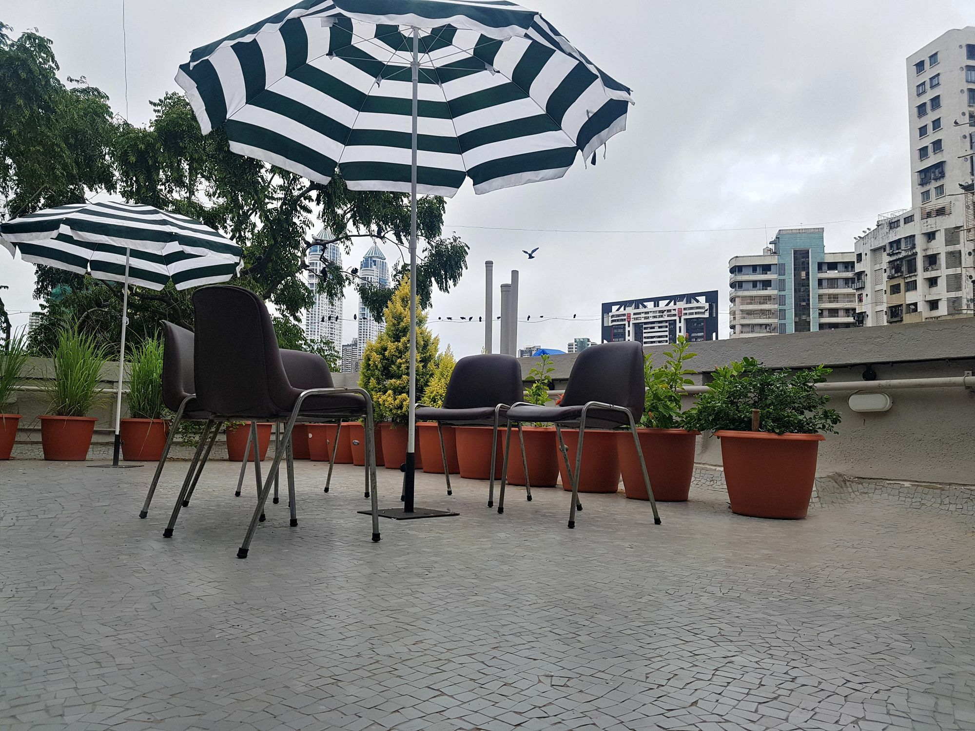 מומביי Hotel Kumkum מראה חיצוני תמונה
